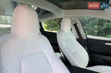 Седан Tesla Model 3 2021 в Одесі