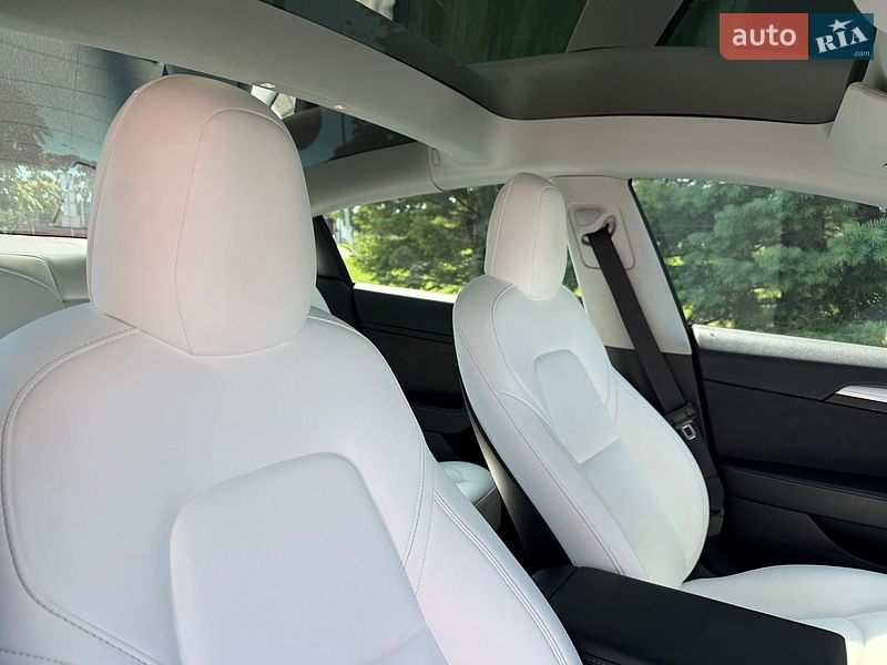 Седан Tesla Model 3 2021 в Одесі