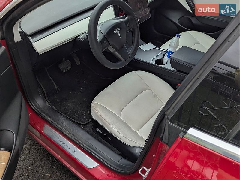 Седан Tesla Model 3 2020 в Моршині