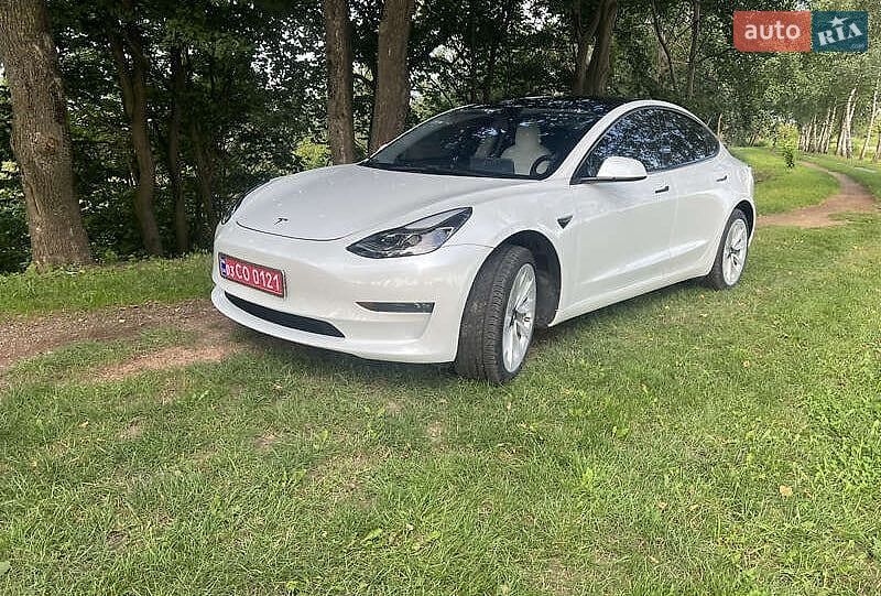 Tesla Model 3 2021