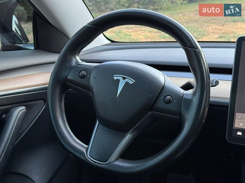 Седан Tesla Model 3 2019 в Одессе