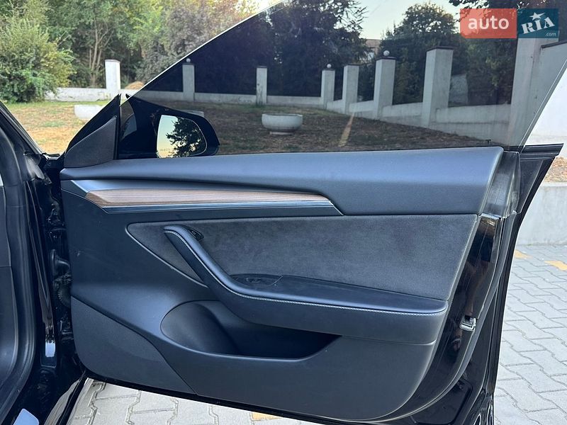 Седан Tesla Model 3 2019 в Одессе