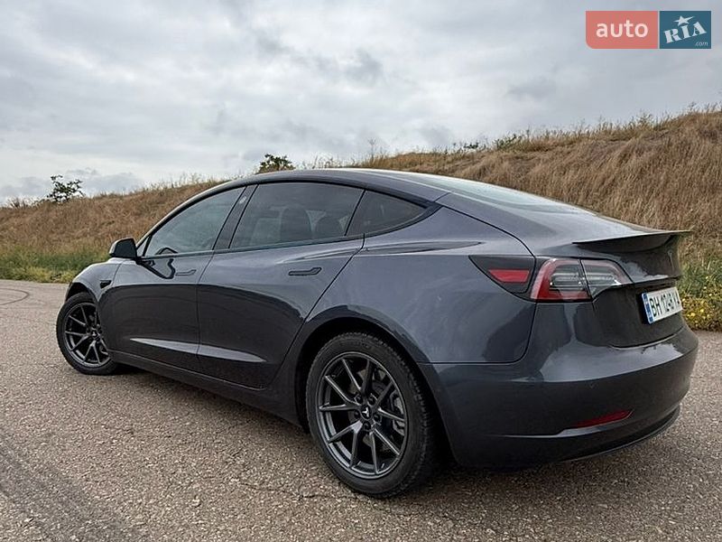 Седан Tesla Model 3 2021 в Одессе