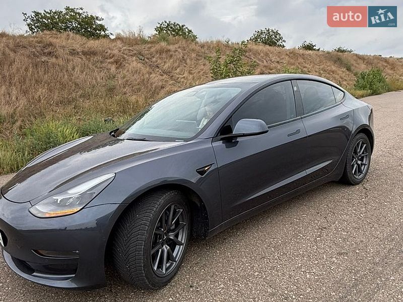 Седан Tesla Model 3 2021 в Одессе