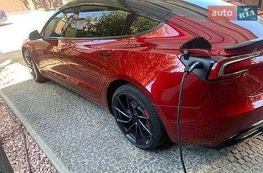 Седан Tesla Model 3 2024 в Києві