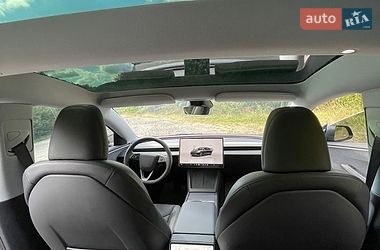 Седан Tesla Model 3 2025 в Ужгороде