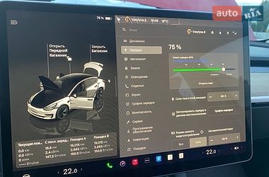 Седан Tesla Model 3 2022 в Киеве