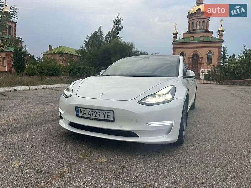 Tesla Model 3 2021