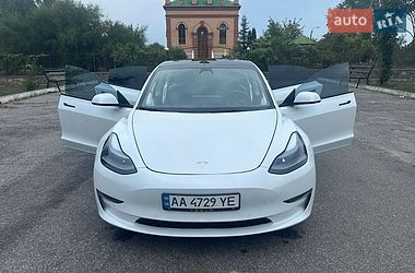 Седан Tesla Model 3 2021 в Кропивницком