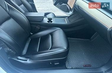 Седан Tesla Model 3 2021 в Кропивницком