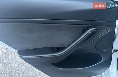 Седан Tesla Model 3 2021 в Кропивницком