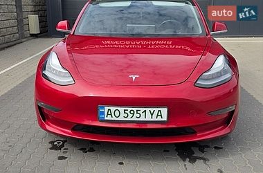 Седан Tesla Model 3 2018 в Ужгороде