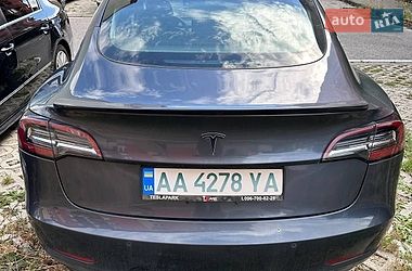 Седан Tesla Model 3 2017 в Харкові