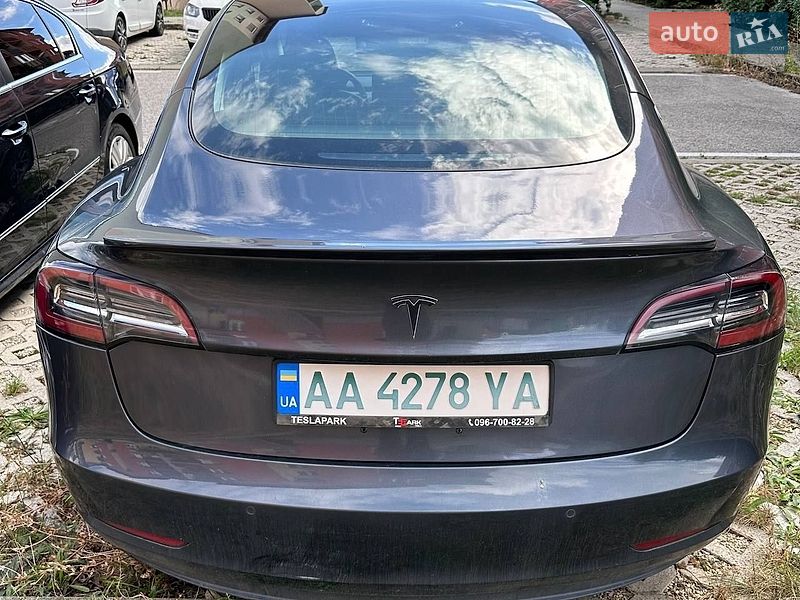 Седан Tesla Model 3 2017 в Харкові