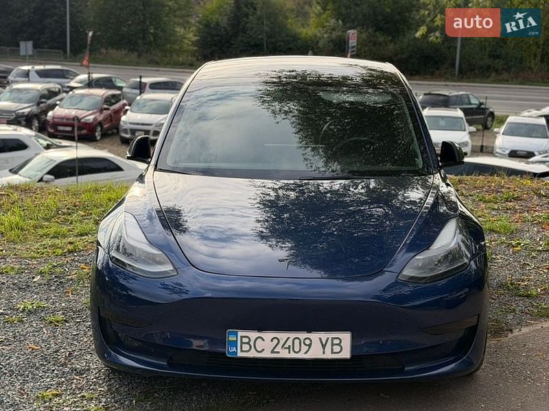 Tesla Model 3 2022