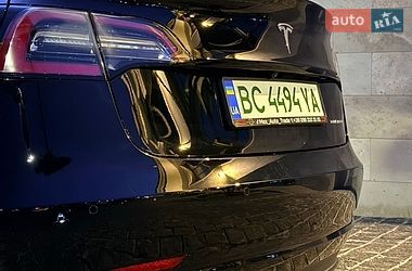 Седан Tesla Model 3 2022 в Львові