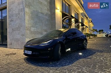 Седан Tesla Model 3 2022 в Львові