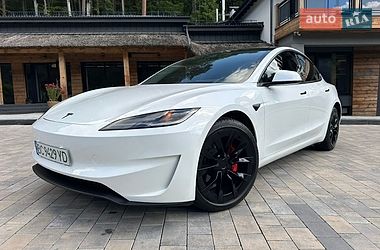 Седан Tesla Model 3 2025 в Львове