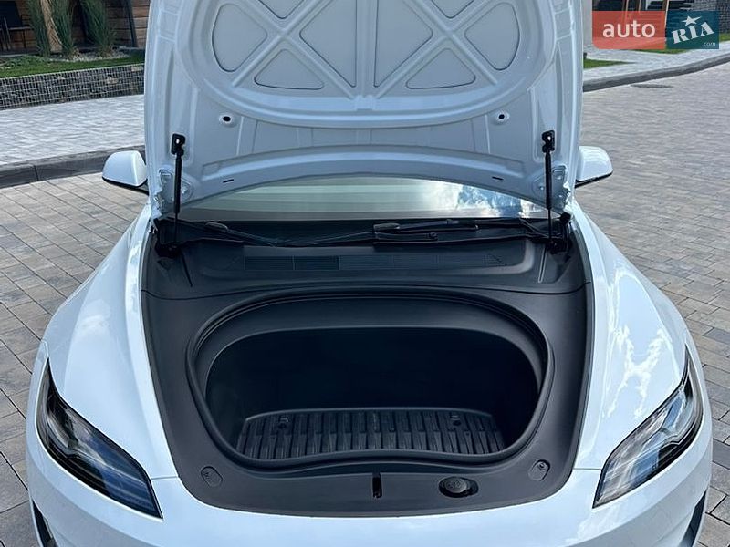 Седан Tesla Model 3 2025 в Львові фото 10 Седан Tesla Model 3 2025 в Львові