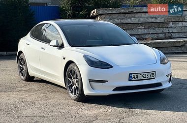 Седан Tesla Model 3 2021 в Львове