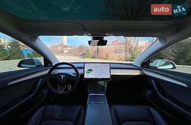 Седан Tesla Model 3 2021 в Львове