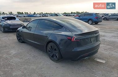 Седан Tesla Model 3 2024 в Львове
