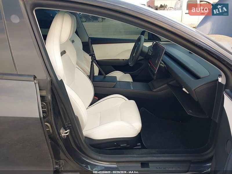 Седан Tesla Model 3 2024 в Львове