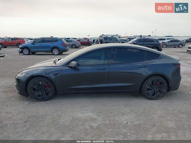 Седан Tesla Model 3 2024 в Львове