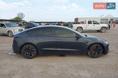 Седан Tesla Model 3 2024 в Львове