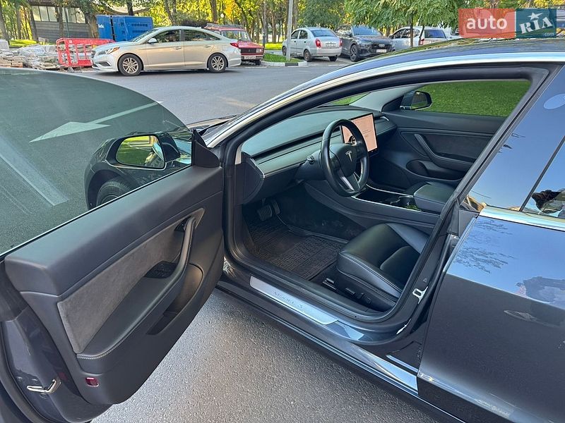 Седан Tesla Model 3 2019 в Харькове