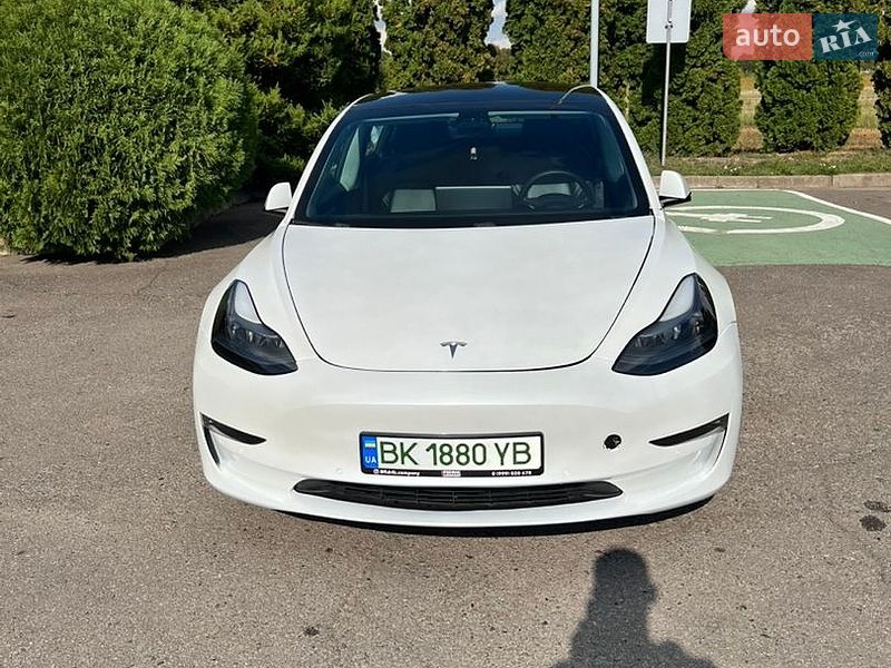 Tesla Model 3 2021