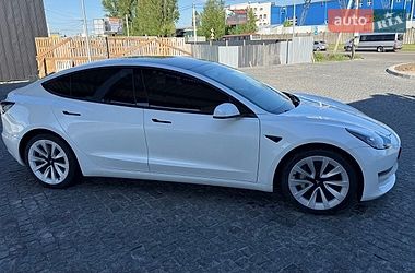 Седан Tesla Model 3 2021 в Києві