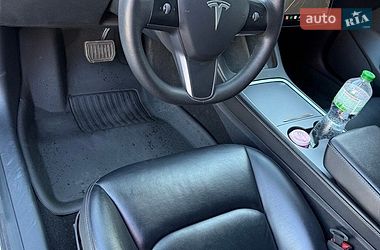 Седан Tesla Model 3 2021 в Києві