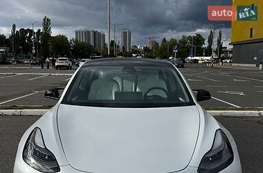 Седан Tesla Model 3 2021 в Киеве