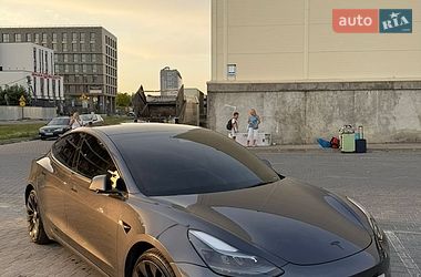 Седан Tesla Model 3 2023 в Львові