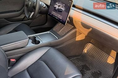 Седан Tesla Model 3 2023 в Львові