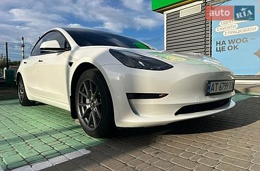 Седан Tesla Model 3 2022 в Києві