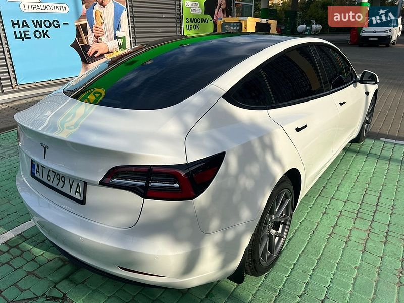 Седан Tesla Model 3 2022 в Києві