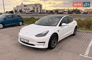 Седан Tesla Model 3 2023 в Львові