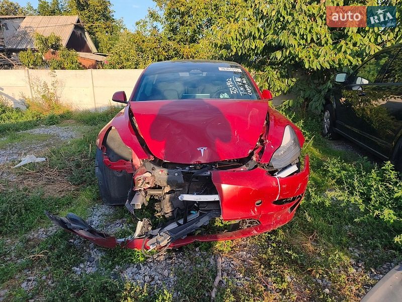 Седан Tesla Model 3 2022 в Сквирі