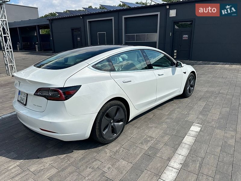 Седан Tesla Model 3 2019 в Луцке
