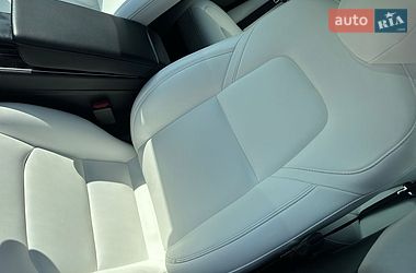 Седан Tesla Model 3 2019 в Луцке