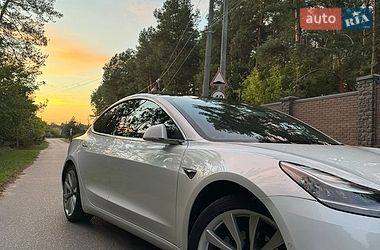 Седан Tesla Model 3 2018 в Калиновке
