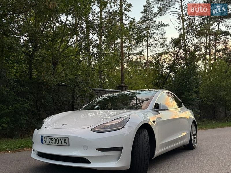 Седан Tesla Model 3 2018 в Калиновке