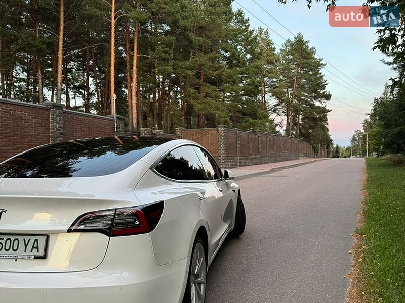 Седан Tesla Model 3 2018 в Калиновке