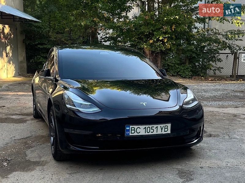Седан Tesla Model 3 2019 в Дрогобыче