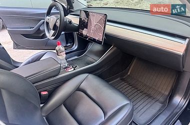Седан Tesla Model 3 2019 в Дрогобыче