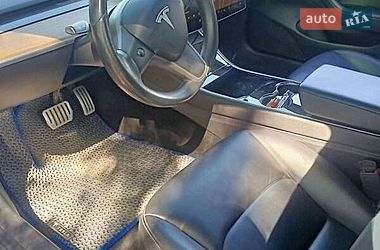 Седан Tesla Model 3 2019 в Львове