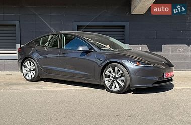 Седан Tesla Model 3 2025 в Киеве