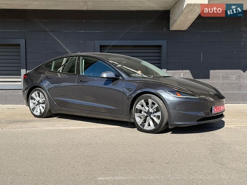 Tesla Model 3 2025